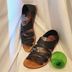 Sorel Lake- Black Leather Sandal